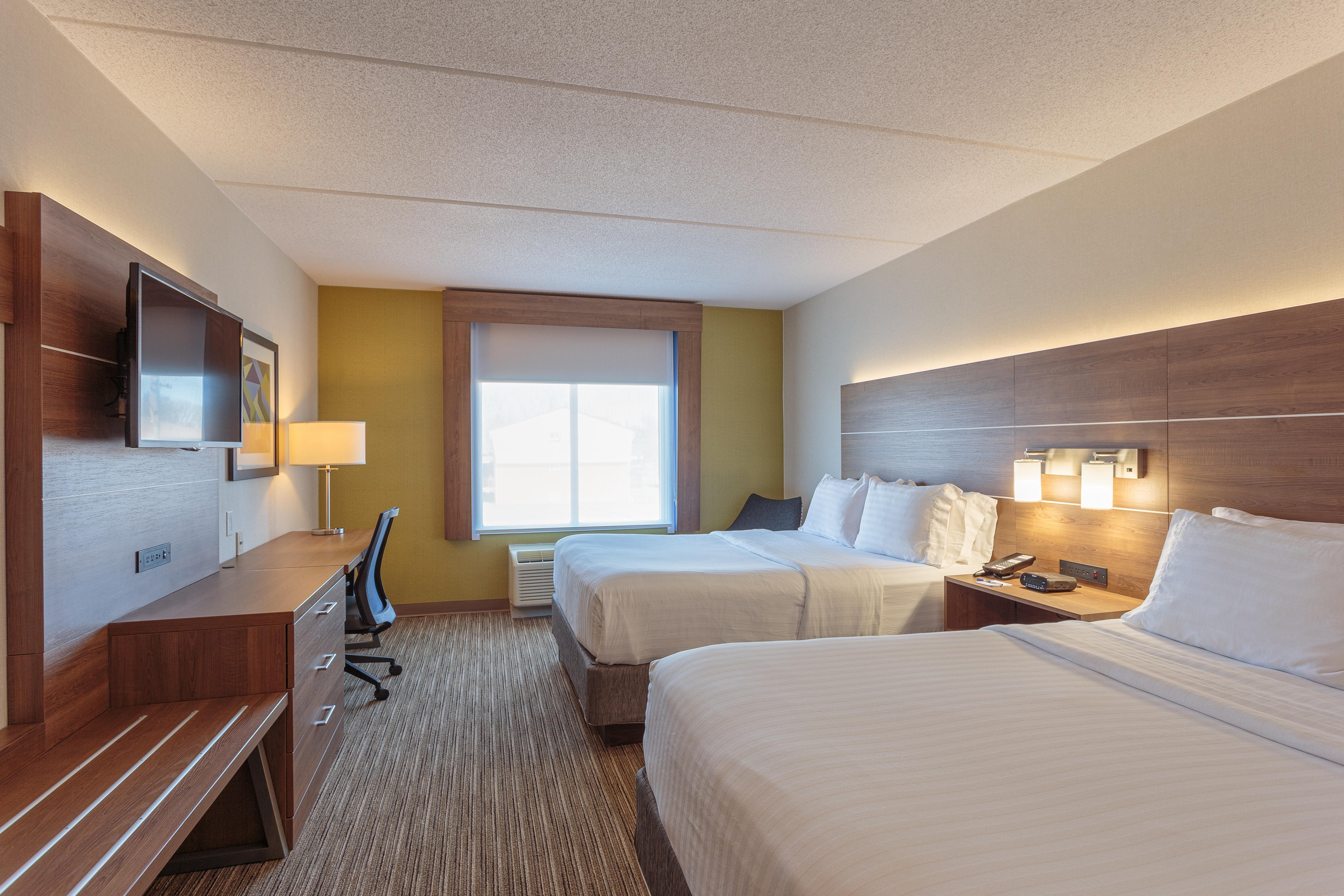 Holiday Inn Express & Suites - Belleville By Ihg Exterior foto