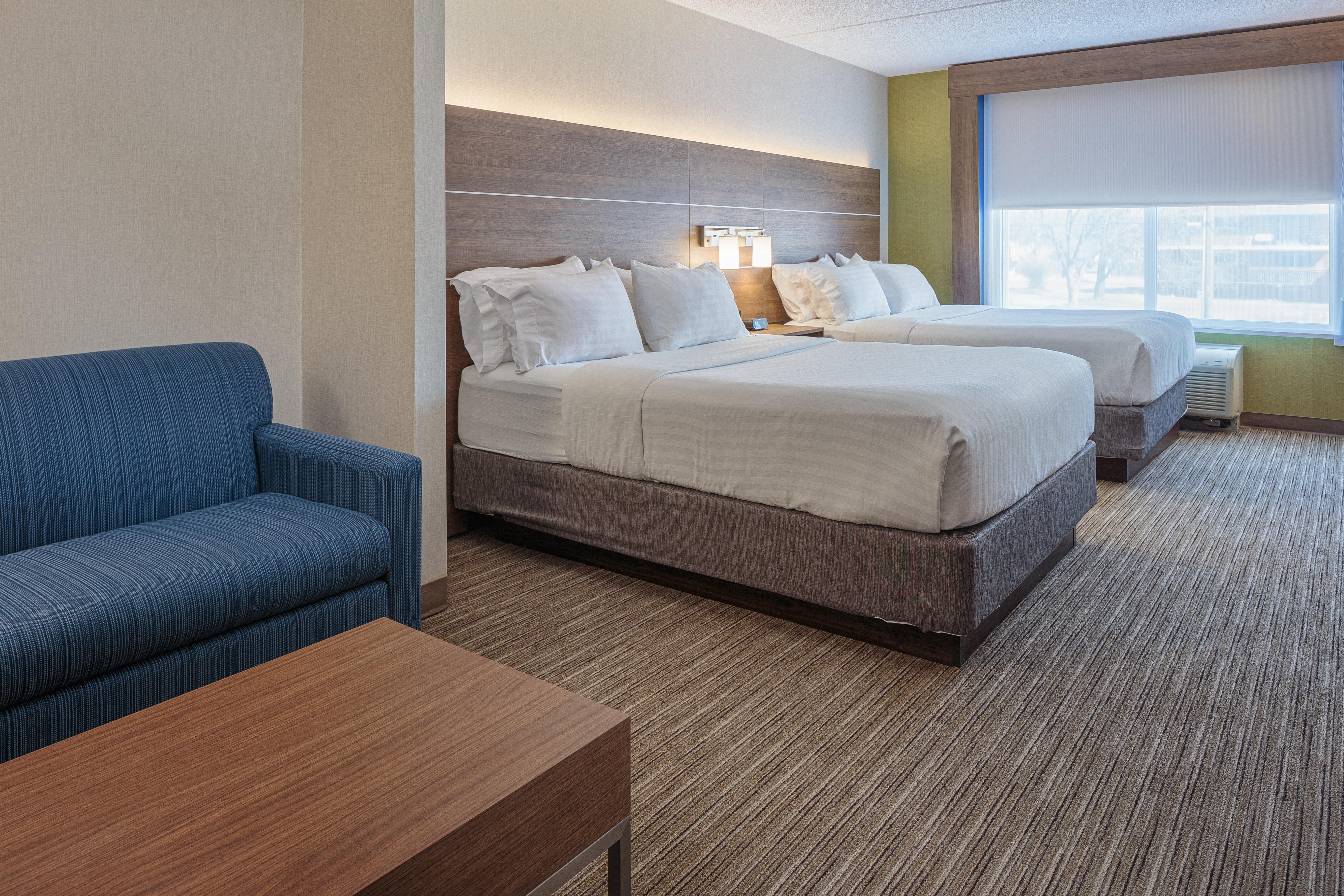 Holiday Inn Express & Suites - Belleville By Ihg Exterior foto