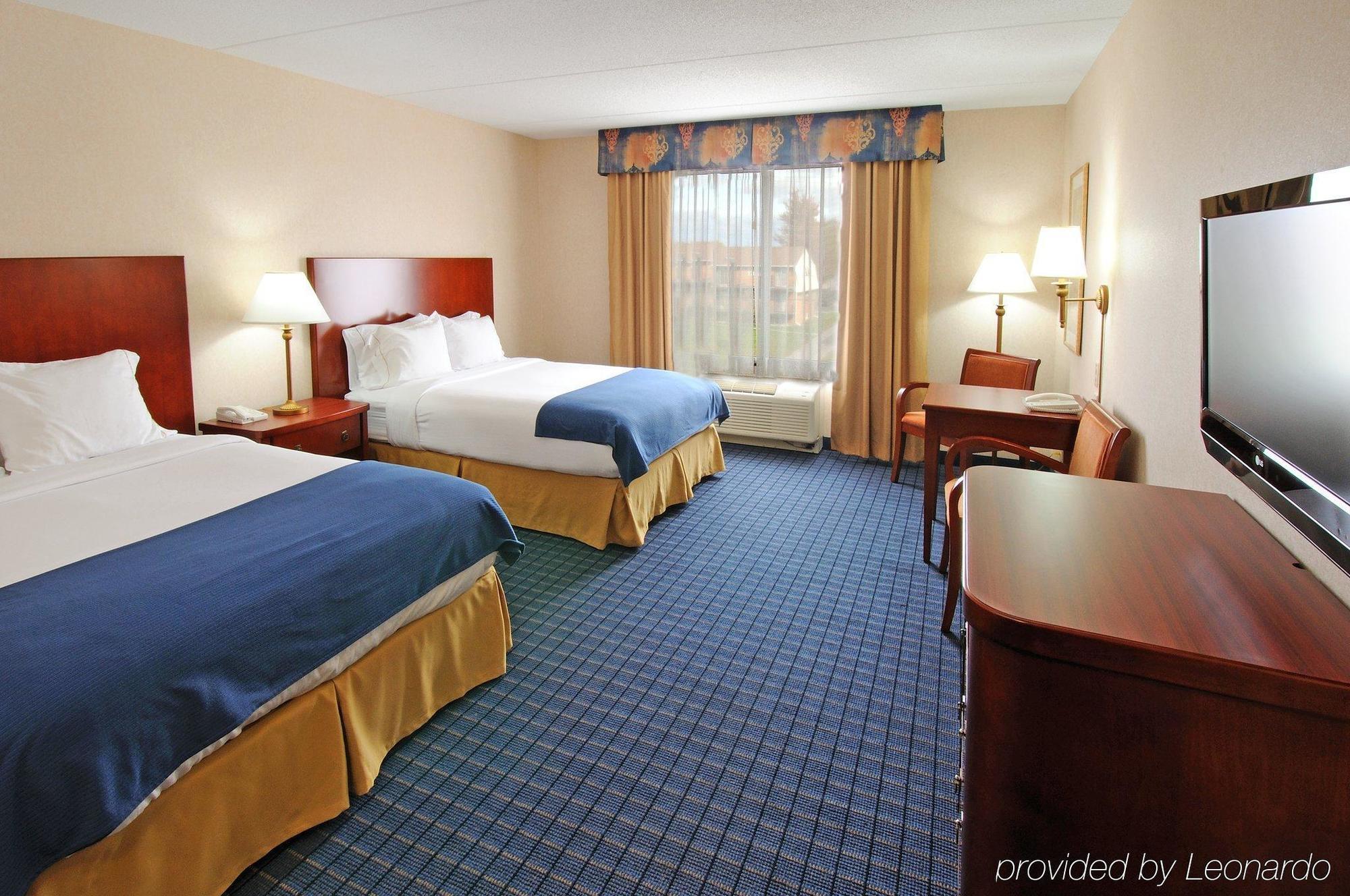 Holiday Inn Express & Suites - Belleville By Ihg Quarto foto