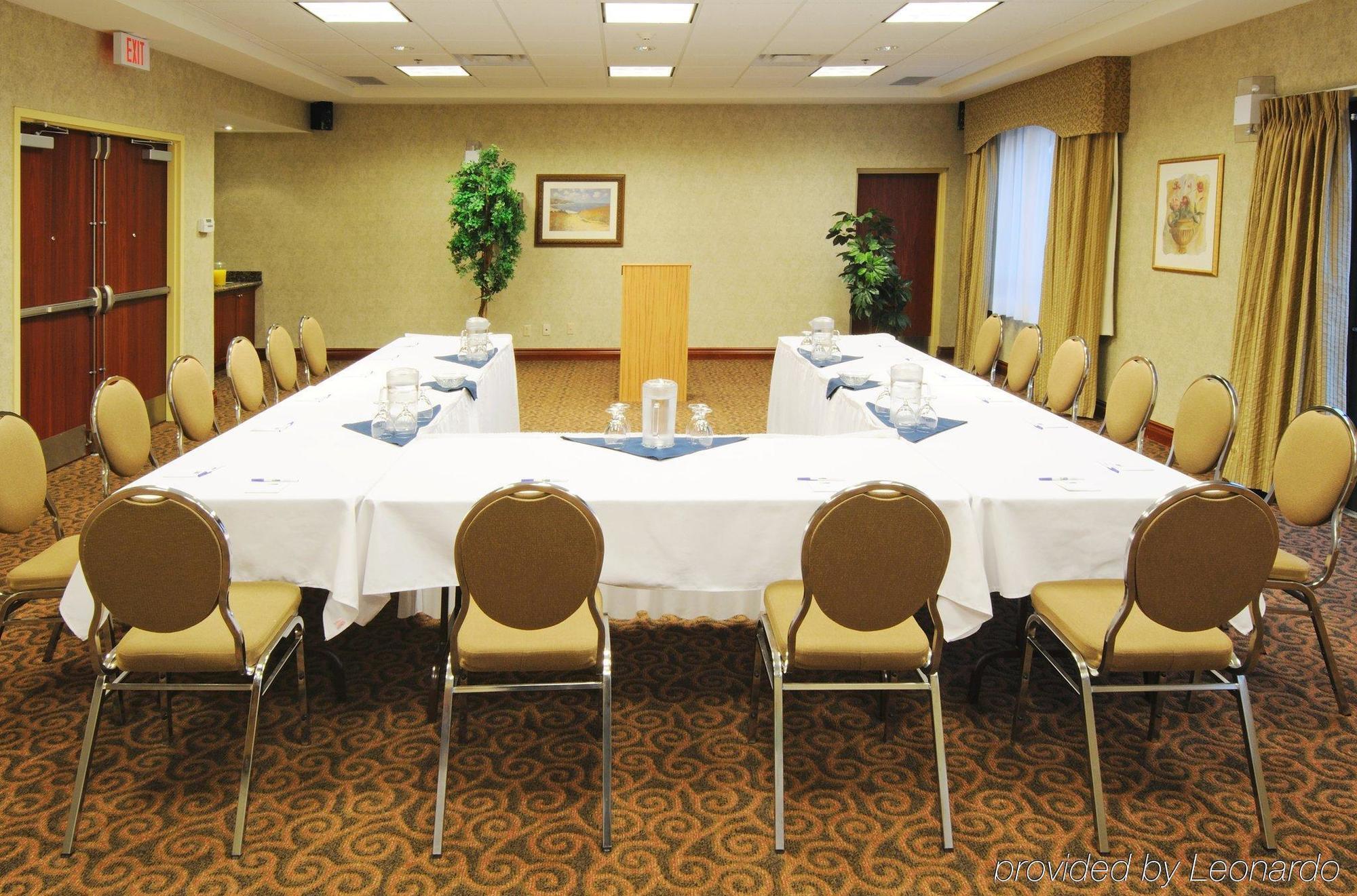 Holiday Inn Express & Suites - Belleville By Ihg Facilidades foto