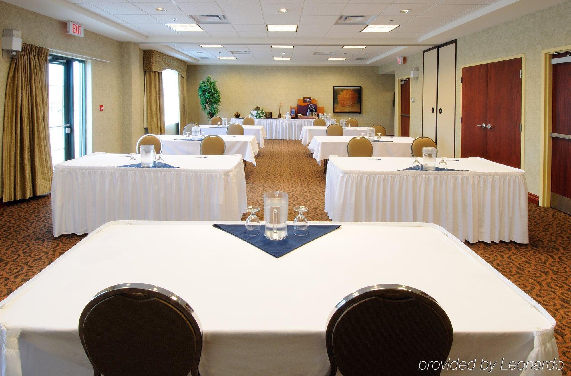 Holiday Inn Express & Suites - Belleville By Ihg Facilidades foto