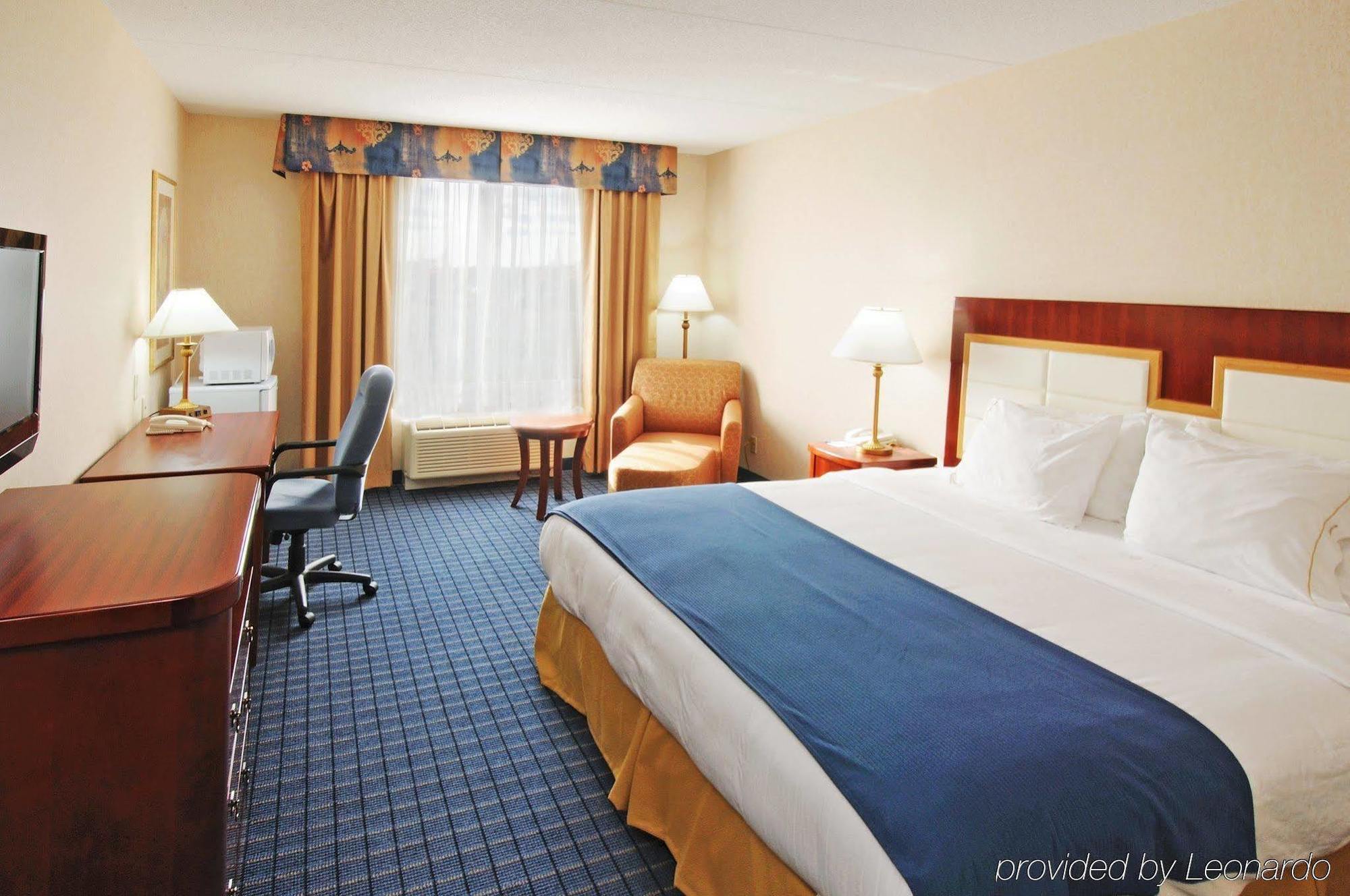 Holiday Inn Express & Suites - Belleville By Ihg Quarto foto