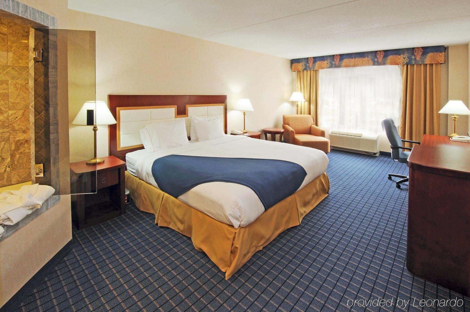 Holiday Inn Express & Suites - Belleville By Ihg Quarto foto